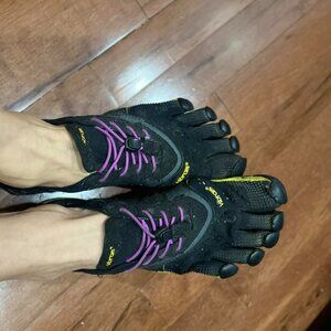 Five Finger Sneakers